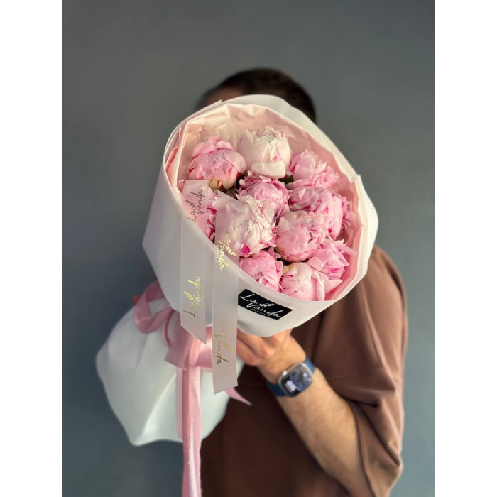 Bouquet of pink Dutch peonies №323