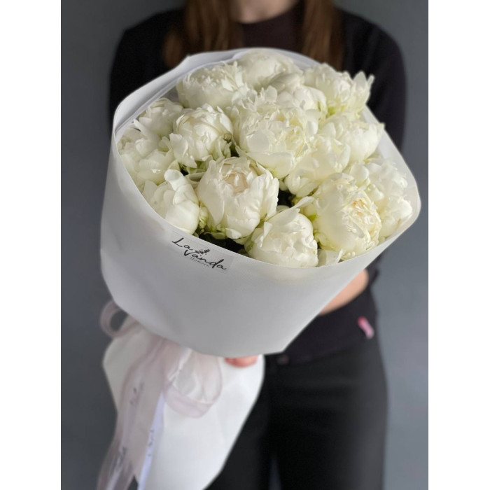 Bouquet of white peonies №1582