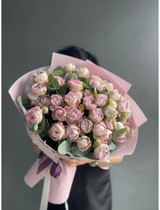 A bouquet of Blossom Bubbles spray roses