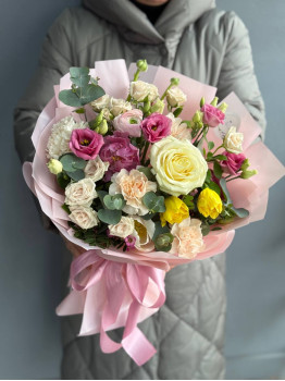Bouquet from a florist on oasis №17737